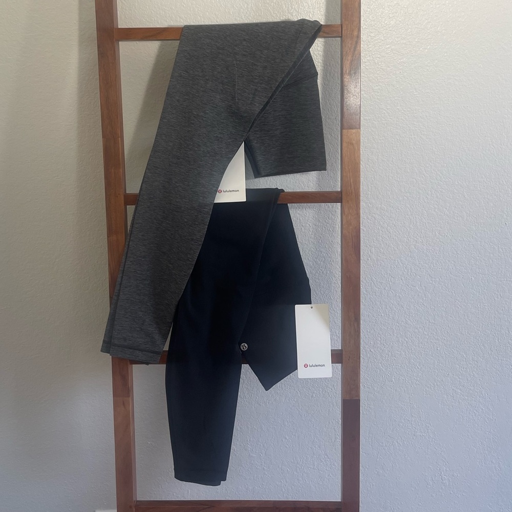 Align Super-High-Rise Pant 28" Online Only Length
Black
Size 6